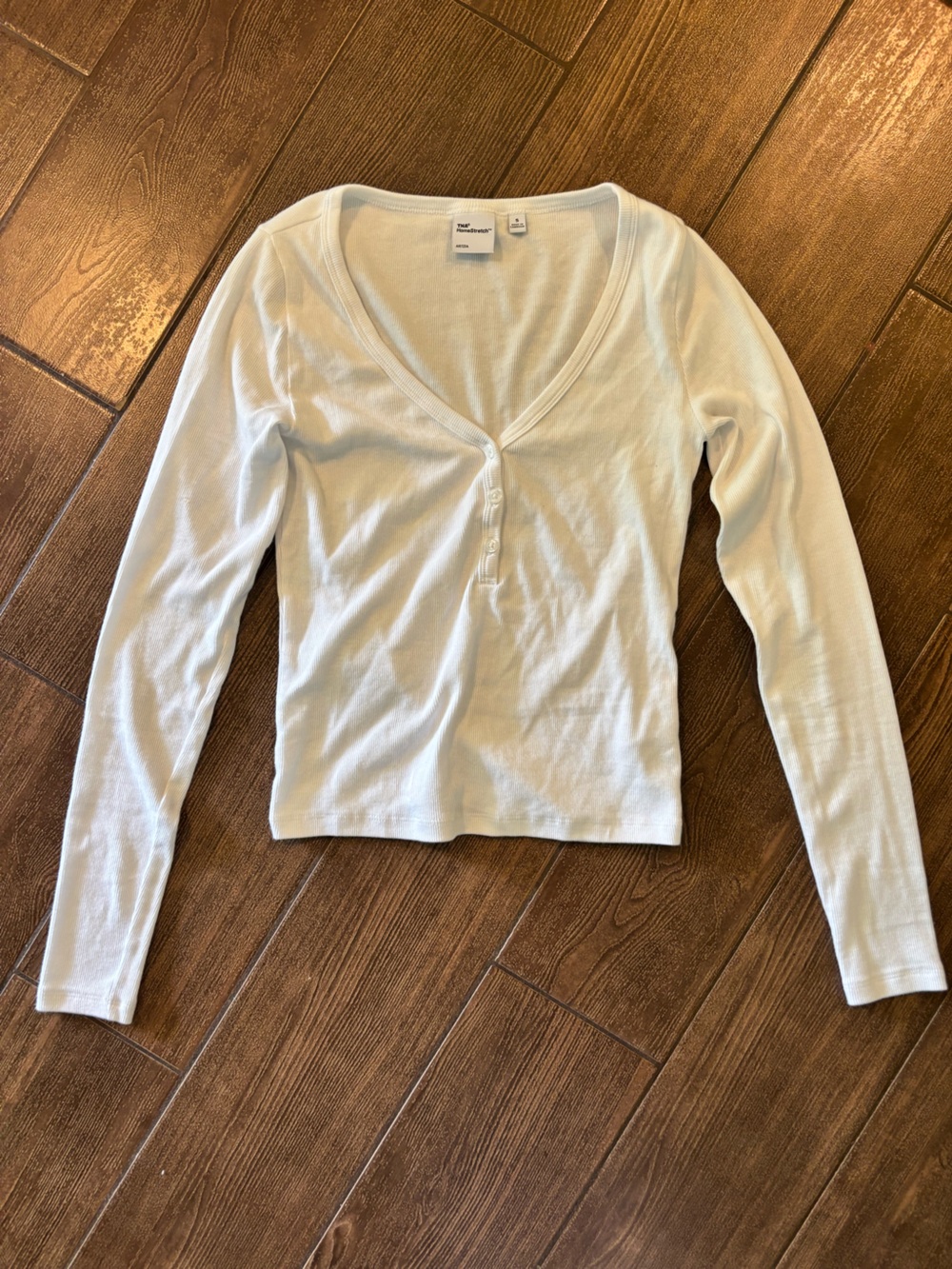 Aritzia TNA Henley Tee Small